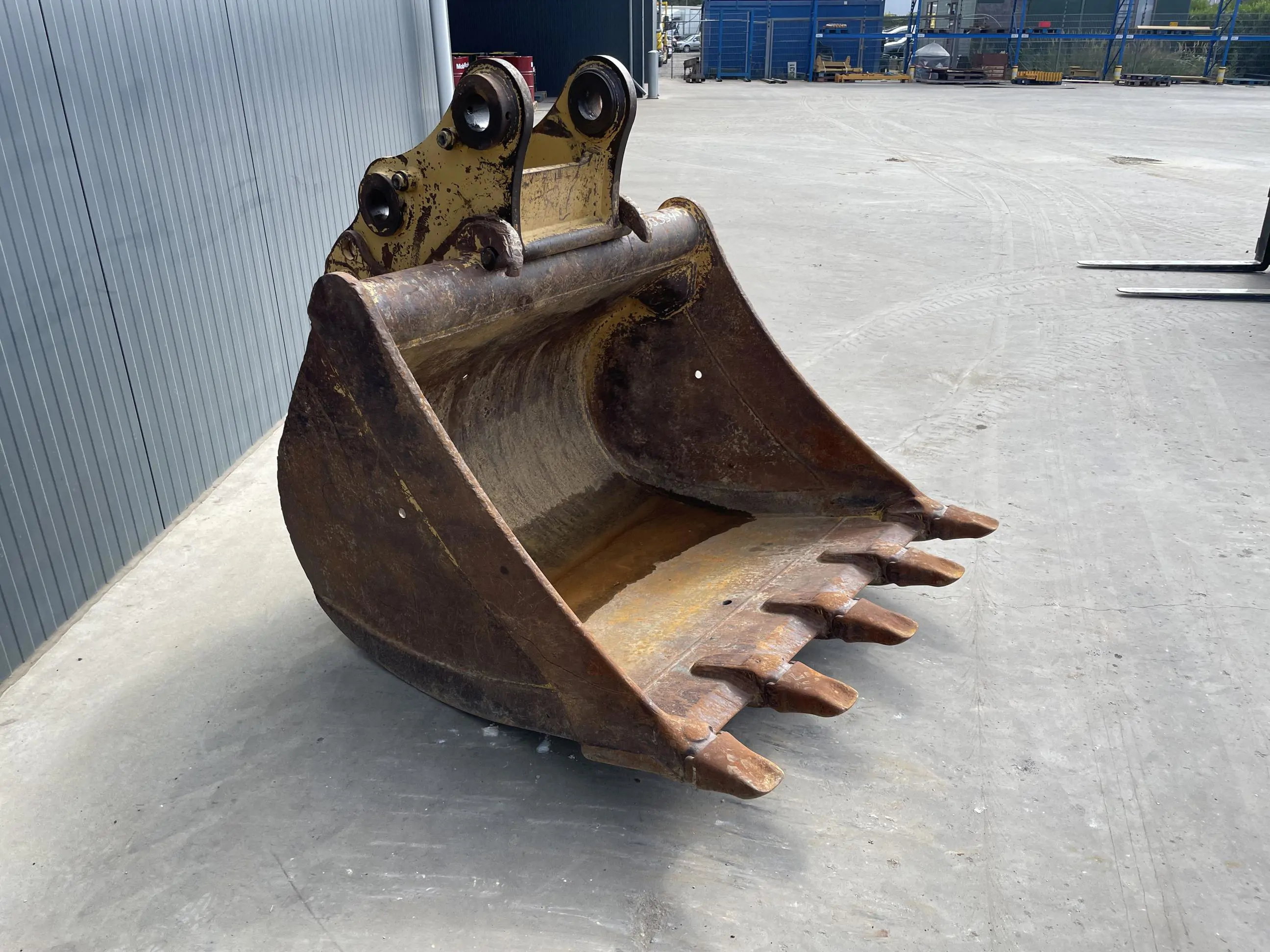 Buckets WITH COUPLER 320 903554 Smitma